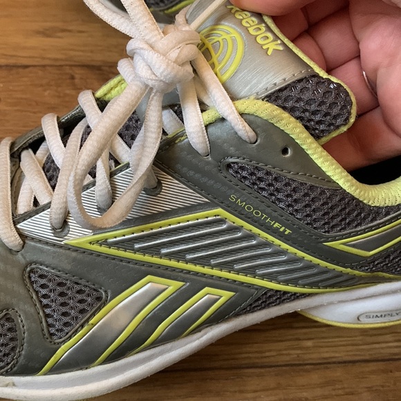 Reebok Smooth Fit Play Dry Grey/White/Yellow Sneakers 9.5 EUC - Picture 9 of 9